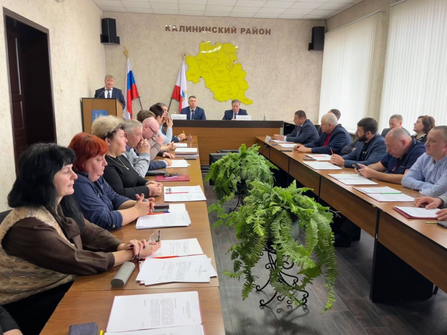 Валерий Лазарев переизбран главой Калининского района